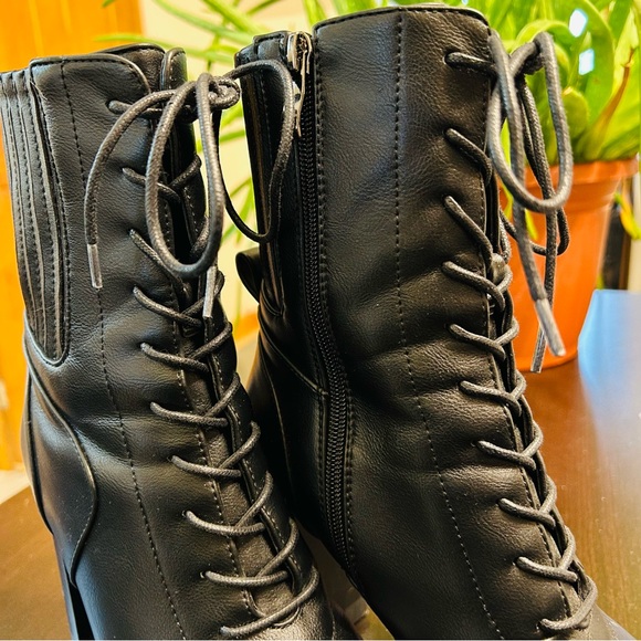 Vivorosa Imogen Lug Sole Platform Lace Up Boot | Size 6 - Picture 9 of 13